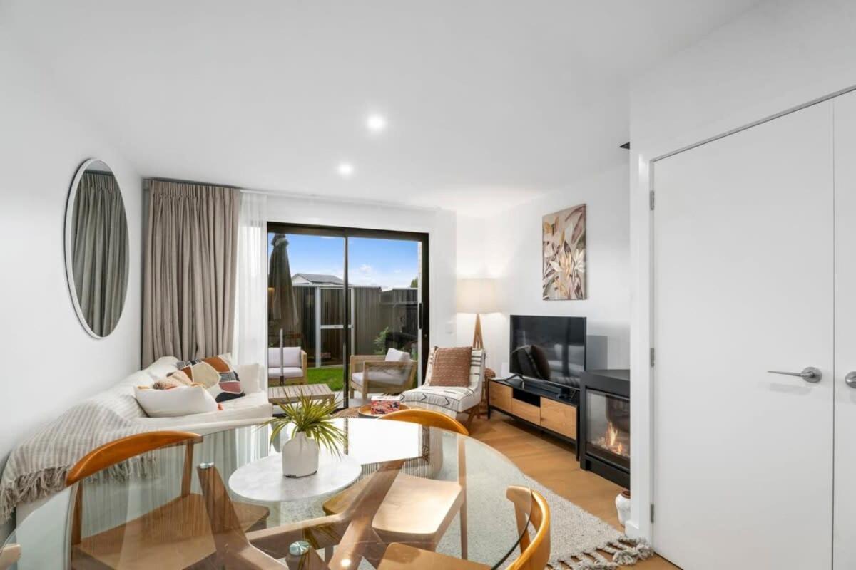 Wanaka Riverside Townhouse Retreat Albert Town Exterior photo