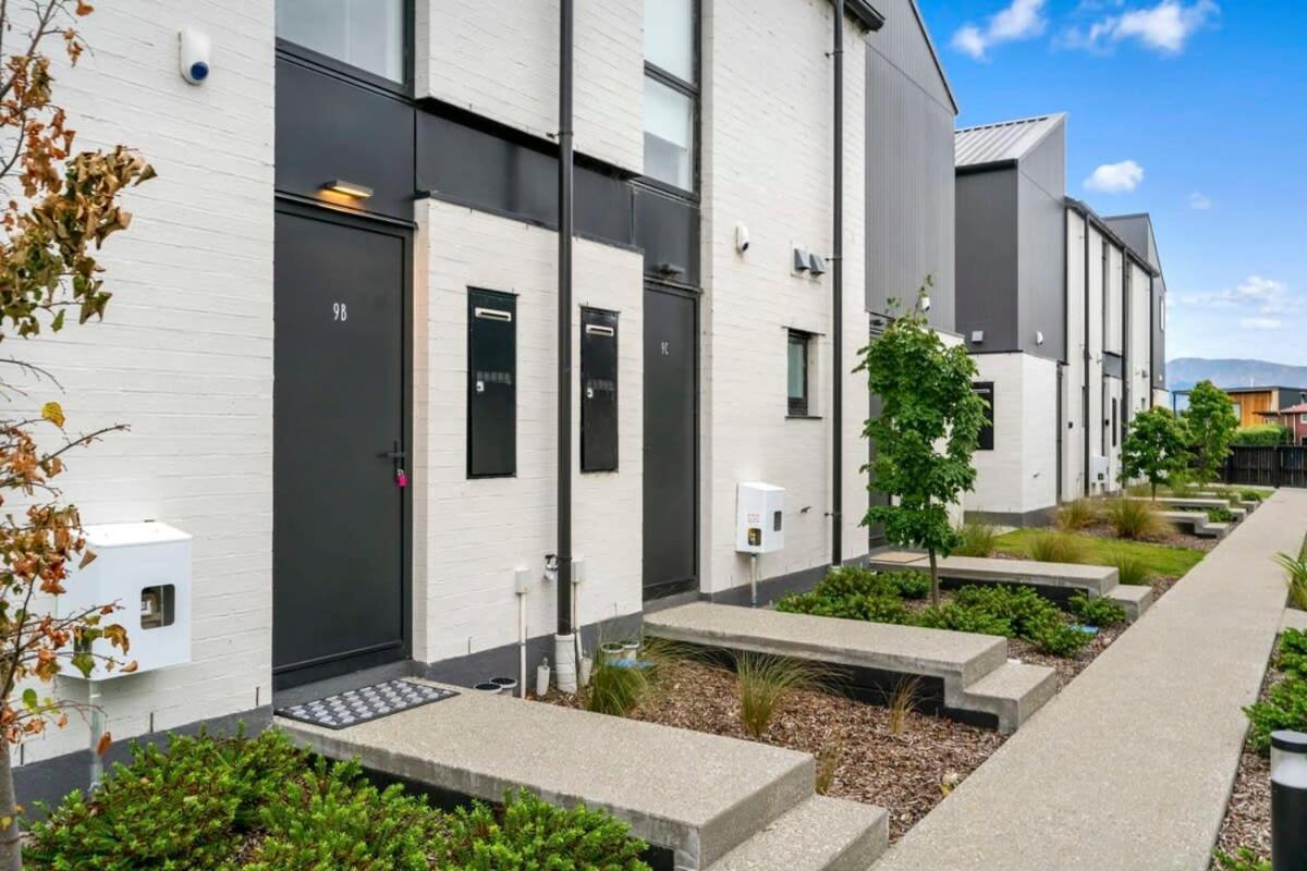 Wanaka Riverside Townhouse Retreat Albert Town Exterior photo