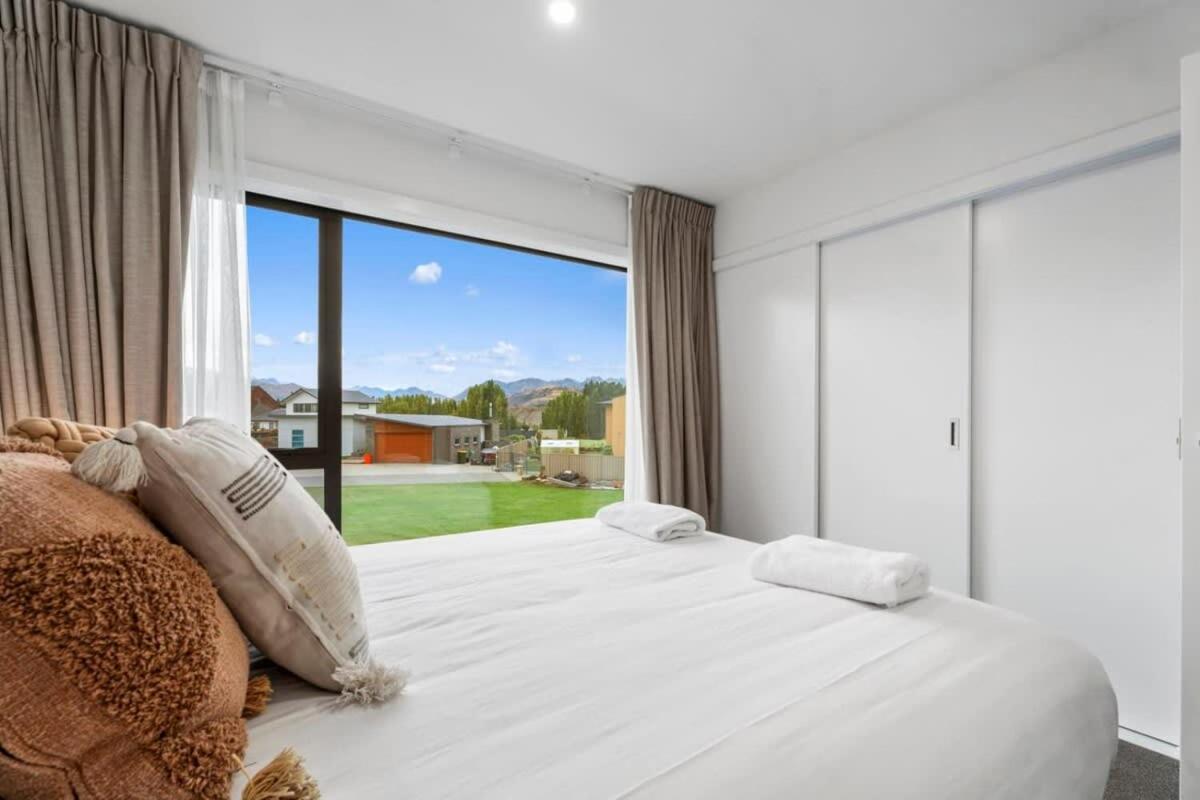 Wanaka Riverside Townhouse Retreat Albert Town Exterior photo