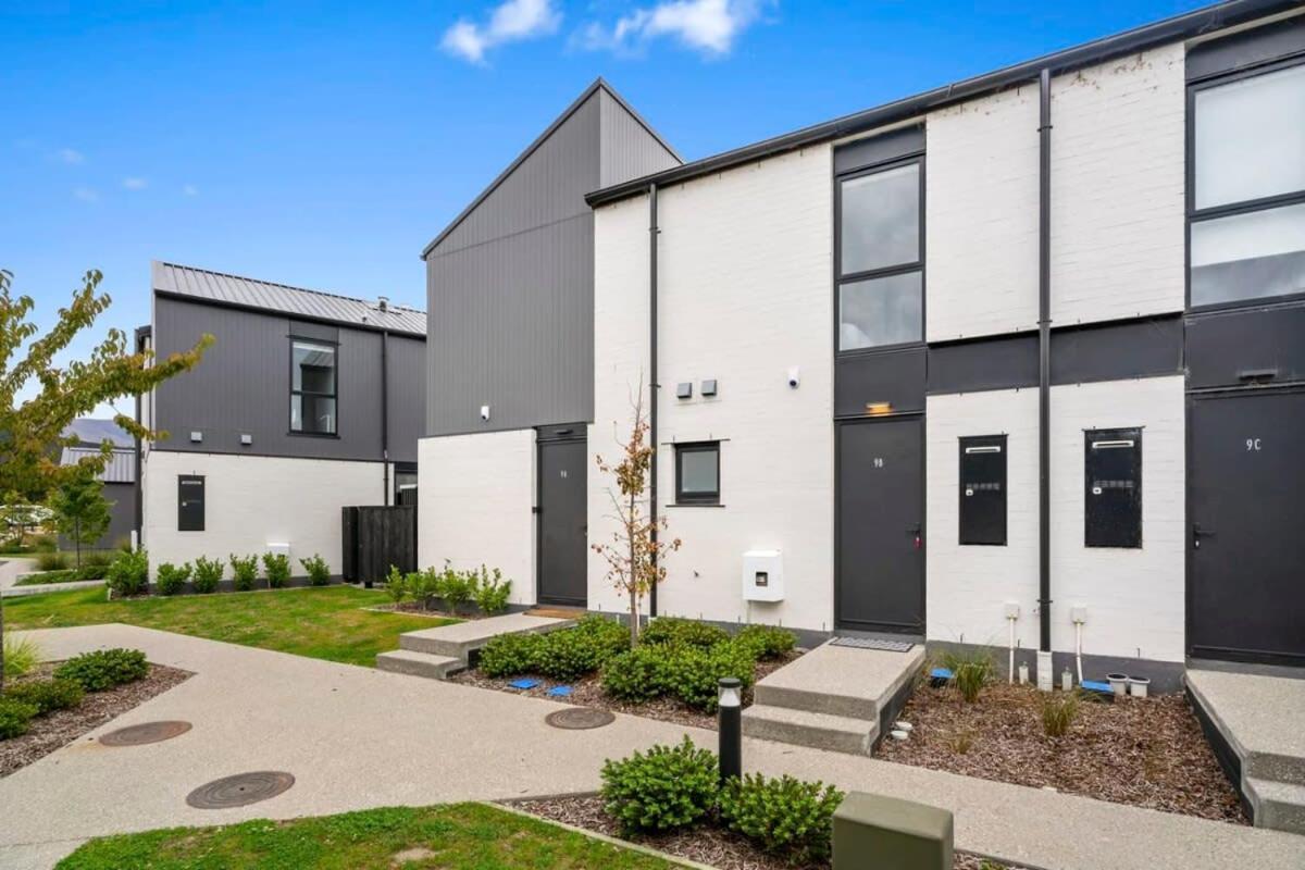 Wanaka Riverside Townhouse Retreat Albert Town Exterior photo