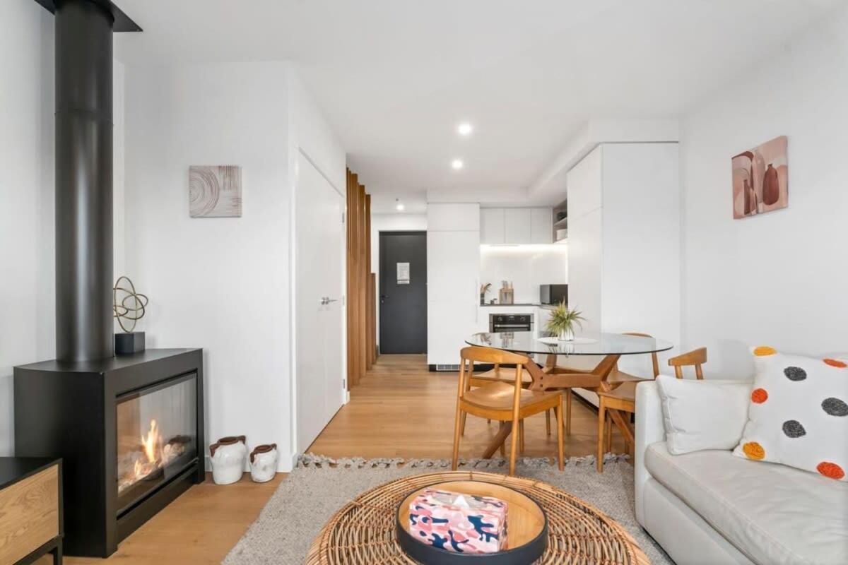 Wanaka Riverside Townhouse Retreat Albert Town Exterior photo