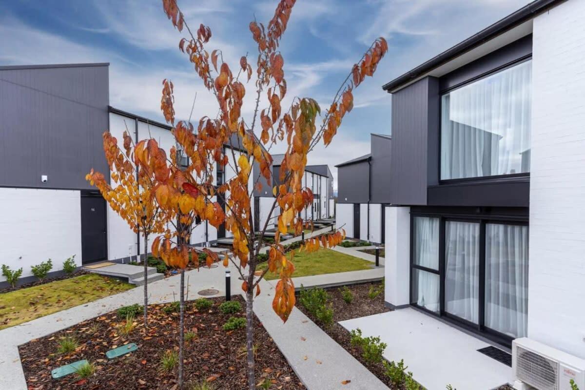Wanaka Riverside Townhouse Retreat Albert Town Exterior photo